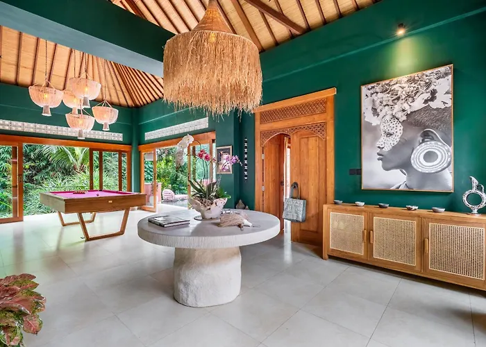 Villa Kembar *